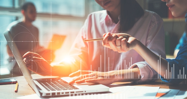 Escucha activa de redes sociales para investigación de mercado